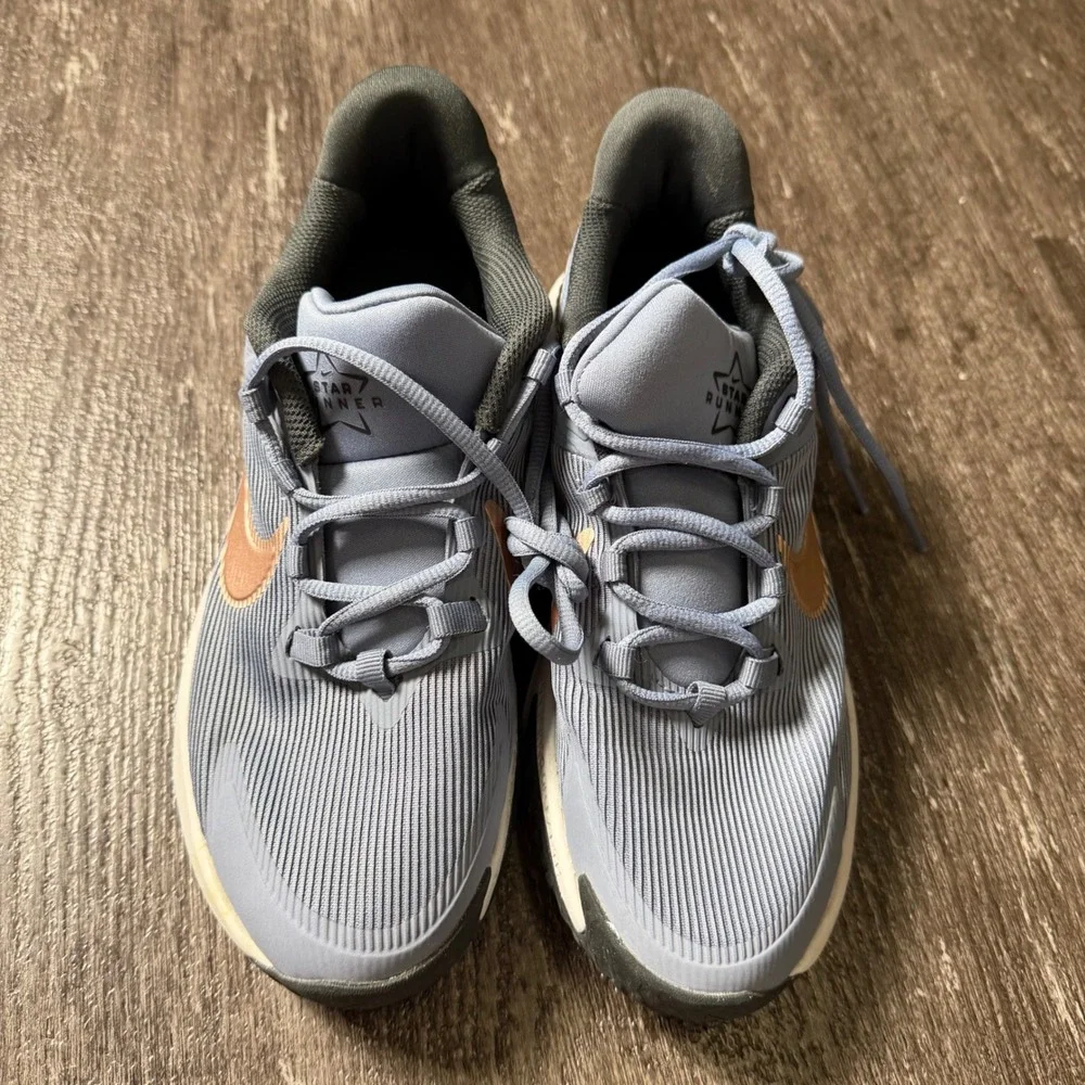 Nike Star Runner 4 Kids Size 5Y Blue Copper Running Shoes DX7615-405 Sneaker